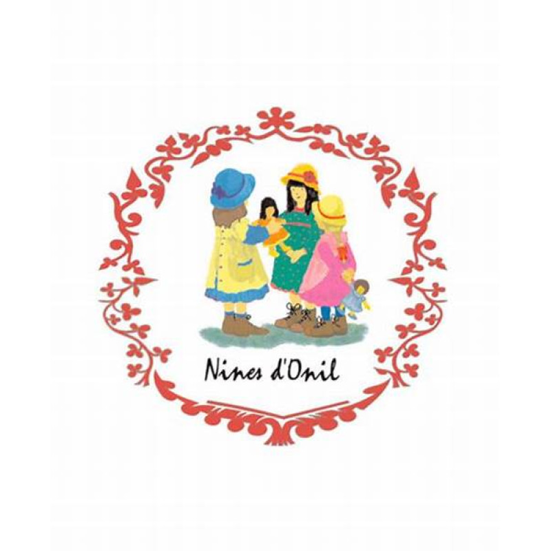 Nines D'Onil Maria με φορεματάκι και μωράκι σε μάρσιπο Κοραλί NDO-2300