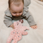 Πανάκι Παρηγοριάς Miffy Flowers Ροζ | Βρεφικό Doudou Αγκαλιάς - Image 3